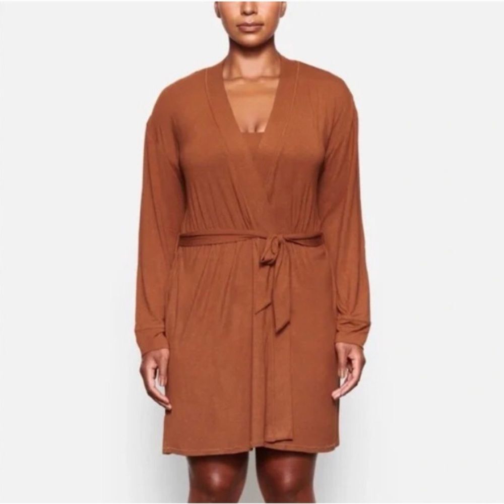 SKIMS Women's Robe in Rich Mustard - Picture 10 of 11